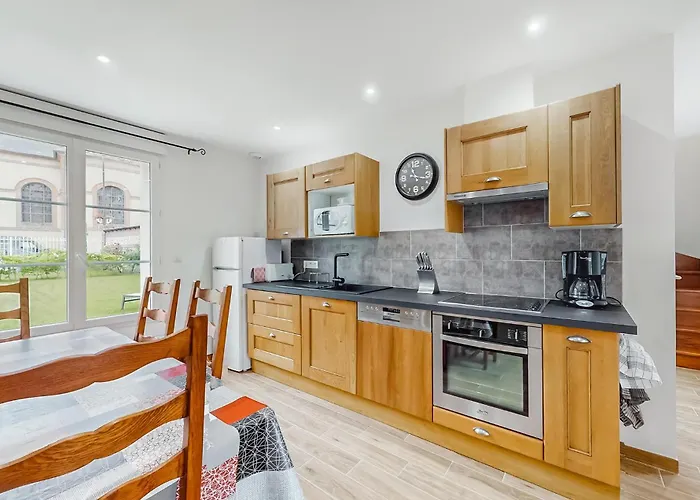 In Grainville-la-teinturi * Grainville-la-Teinturiere