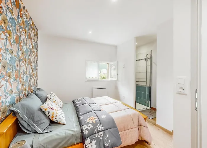 In Grainville-la-teinturi * Grainville-la-Teinturiere